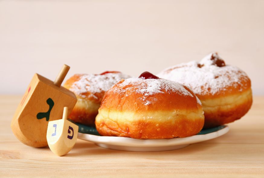 חנוכה לילדים - סופגניות וסביבונים